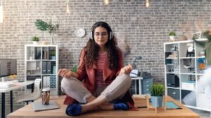 ofis çalışanları için masa başında yoga